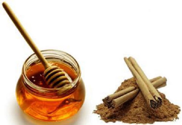 Dùng mật ong và bột quế chữa viêm khớp mãn tính