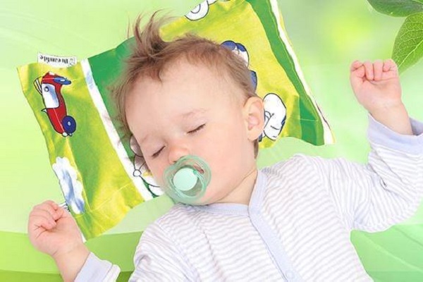 Gối lá đinh lăng có tác dụng giúp bé ngủ ngon