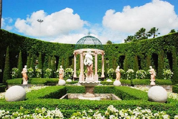 Thiết kế sân vườn phong cách Châu Âu hiện đại