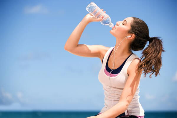 Uống nhiều nước giúp tăng chiều cao
